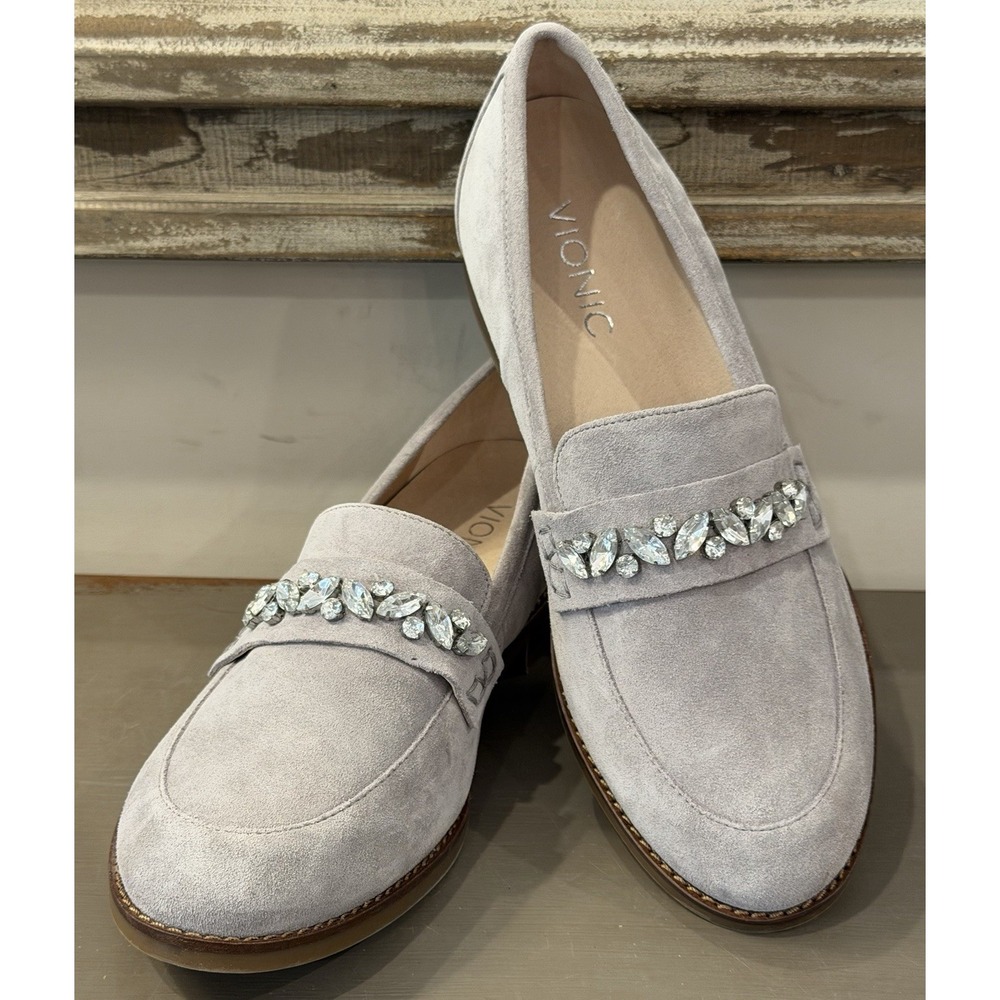 Vionic Avvy Light Grey Suede Loafer Shoes Slip On Rhinestones Size 7 NWOB